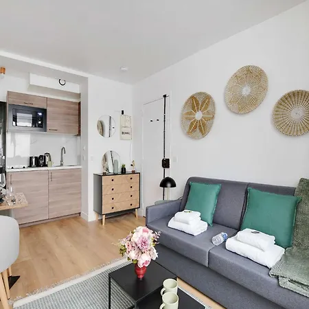 Peaceful -2p- Moulin Rouge Apartment