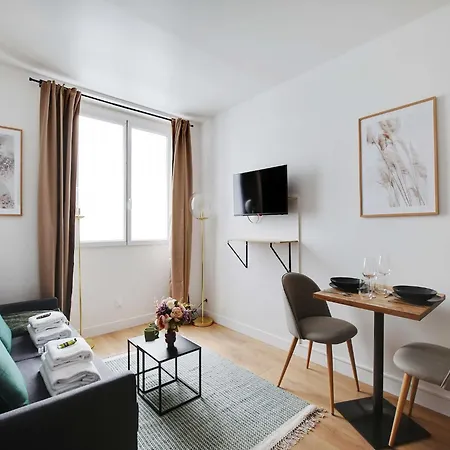 Peaceful -2p- Moulin Rouge Apartment